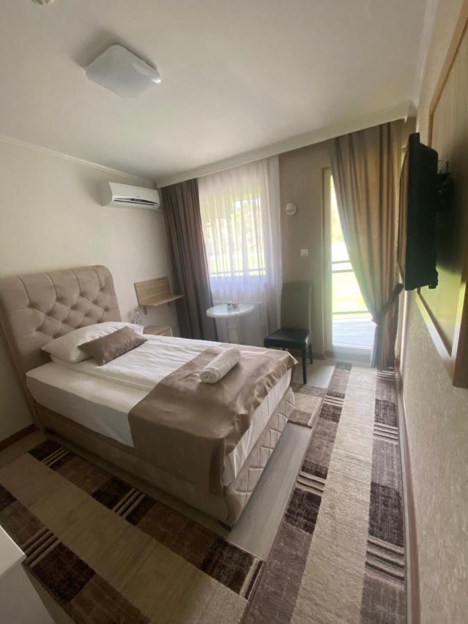 Hotel New Milenium Lukavac Exterior foto
