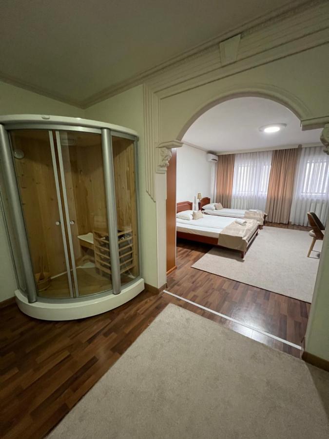 Hotel New Milenium Lukavac Exterior foto