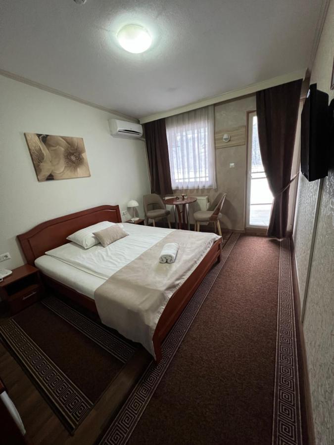 Hotel New Milenium Lukavac Exterior foto